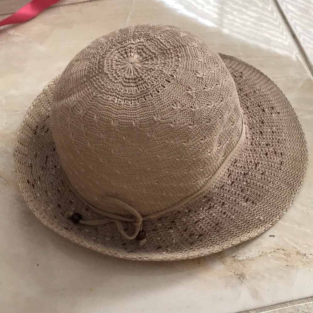 Women hat 100% Polyester